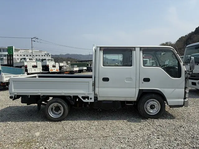 いすゞ エルフ PB-NKR81A(2WD)の写真5