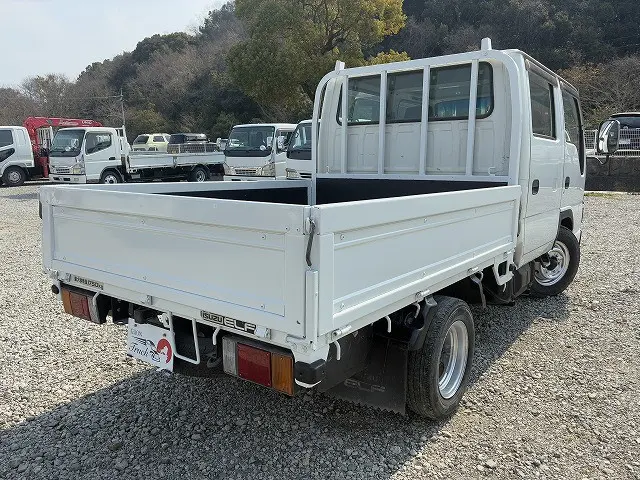 いすゞ エルフ PB-NKR81A(2WD)の写真8