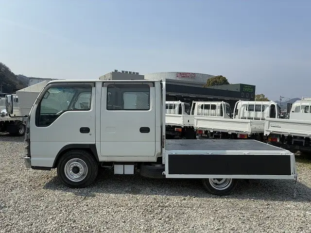 いすゞ エルフ PB-NKR81A(2WD)の写真11