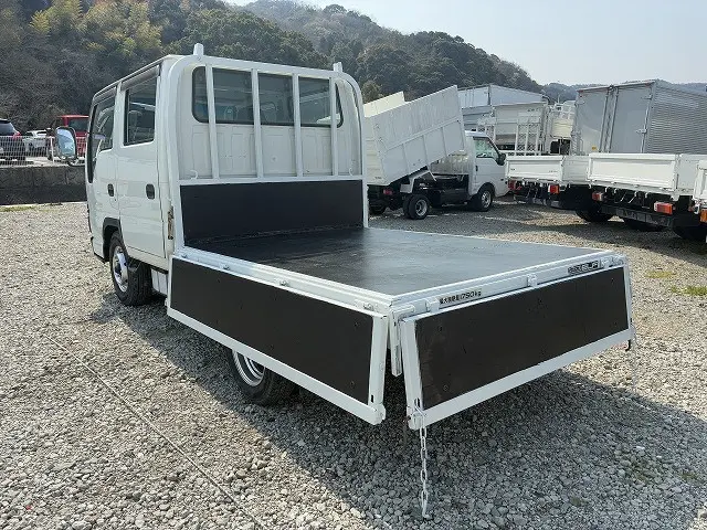 いすゞ エルフ PB-NKR81A(2WD)の写真13