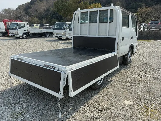 いすゞ エルフ PB-NKR81A(2WD)の写真15