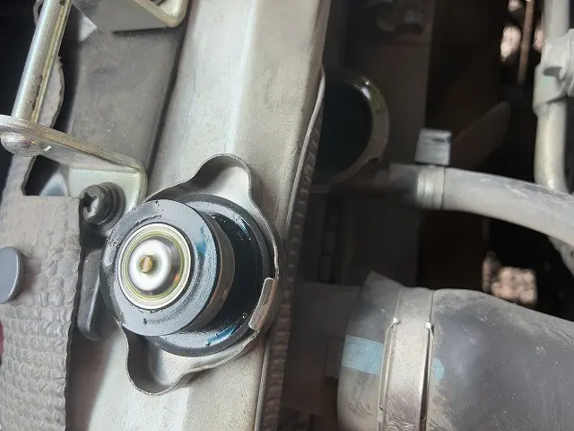 いすゞ エルフ PB-NKR81A(2WD)の写真22