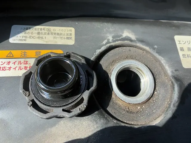 いすゞ エルフ PB-NKR81A(2WD)の写真23