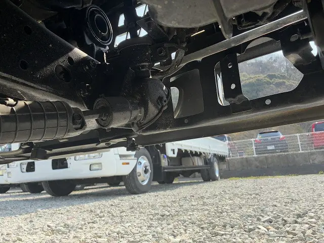 いすゞ エルフ PB-NKR81A(2WD)の写真25