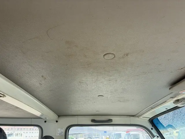 いすゞ エルフ PB-NKR81A(2WD)の写真31