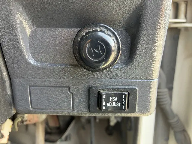 いすゞ エルフ PB-NKR81A(2WD)の写真38