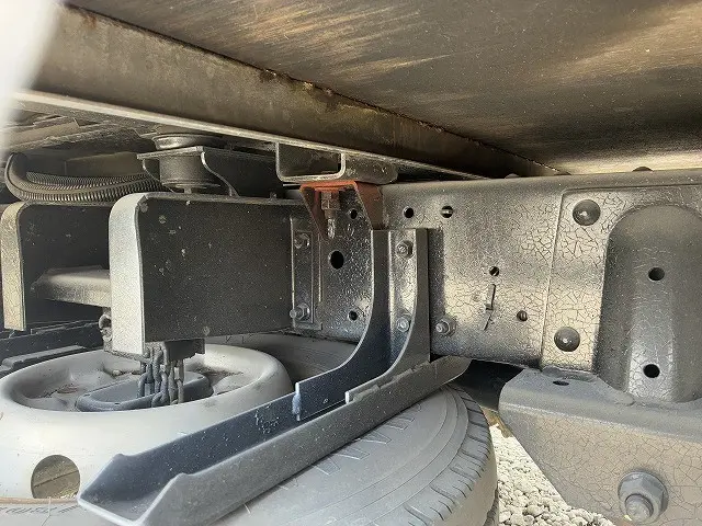 いすゞ エルフ PB-NKR81A(2WD)の写真43