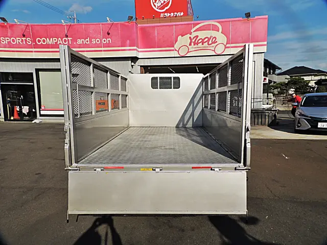 三菱 キャンター TPG-FBA50(2WD)の写真9