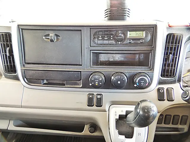 三菱 キャンター TPG-FBA50(2WD)の写真17