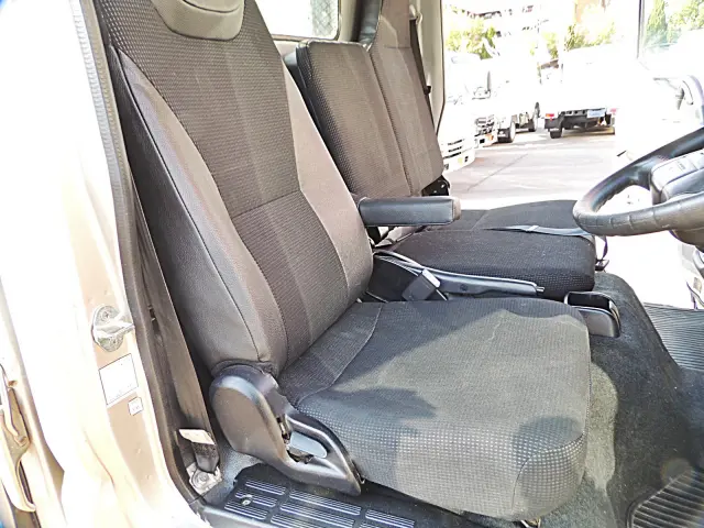 三菱 キャンター TPG-FBA50(2WD)の写真19