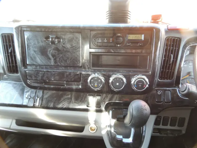 三菱 キャンター TPG-FEA50(2WD)の写真17