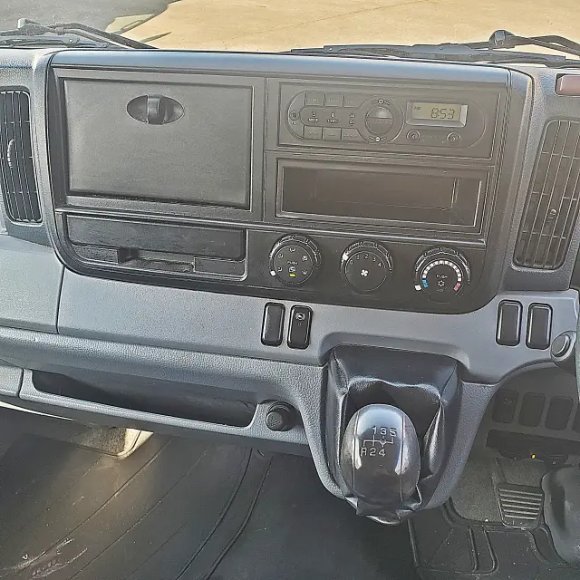 三菱 キャンター TKG-FEA20(2WD)の写真18