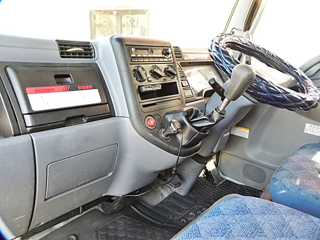 三菱 キャンター PDG-FE73D(2WD)の写真24