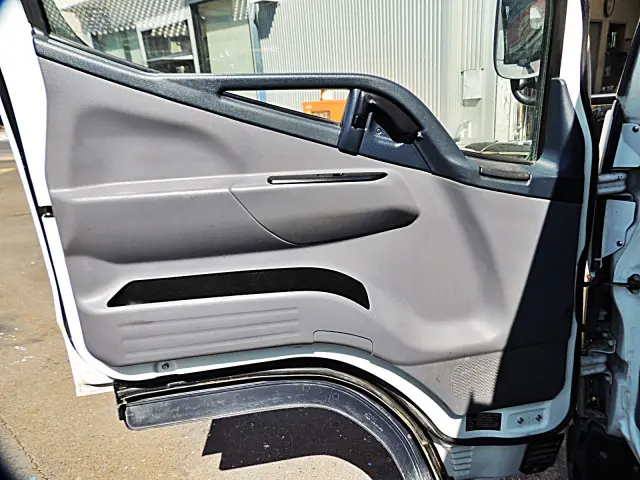 三菱 キャンター TKG-FBA60(2WD)の写真21
