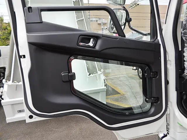 三菱 ファイター 2KG-FK62K(2WD)の写真31