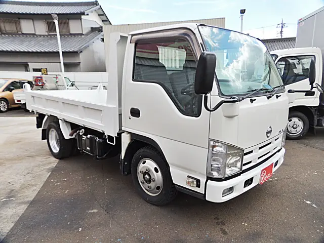 日産 アトラス TKG-AJR85AD(2WD)の写真2