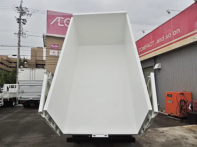 三菱 キャンター TKG-FBA30(2WD)の写真12