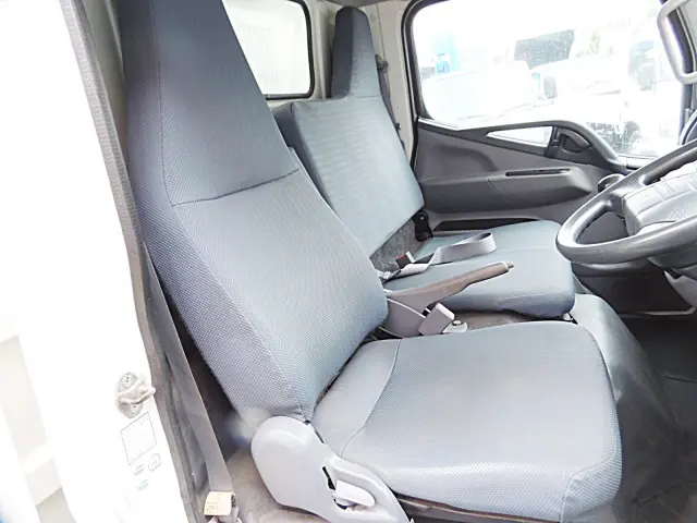 三菱 キャンター TKG-FBA30(2WD)の写真17
