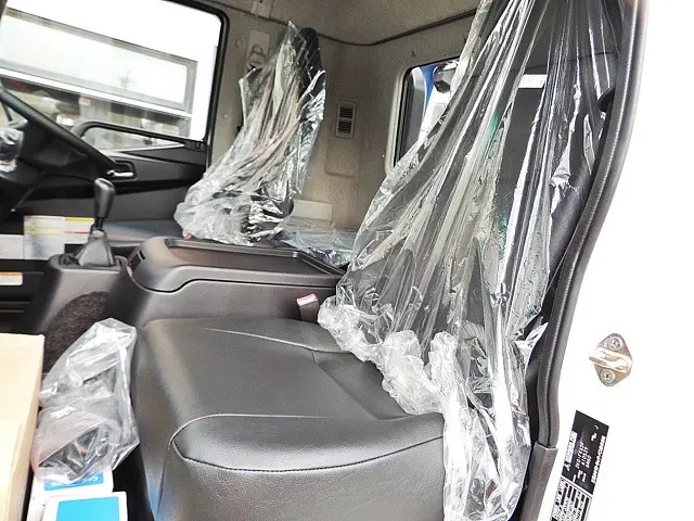 三菱 ファイター 2KG-FK62K(2WD)の写真19