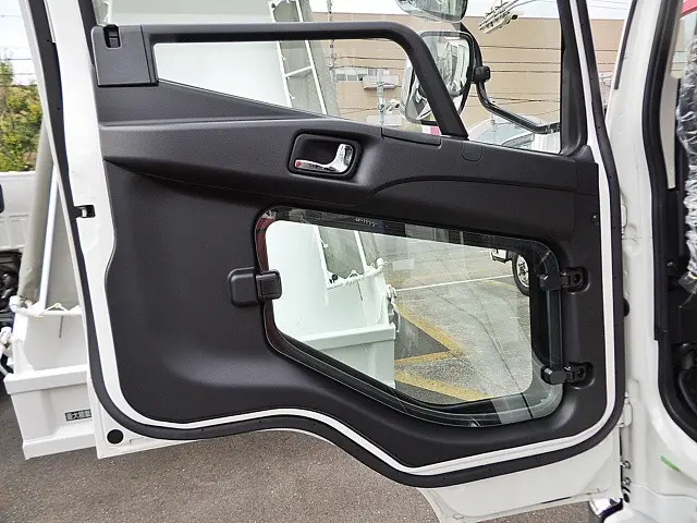 三菱 ファイター 2KG-FK62K(2WD)の写真22