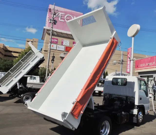 いすゞ エルフ TPG-NJR85AN(2WD)の写真10