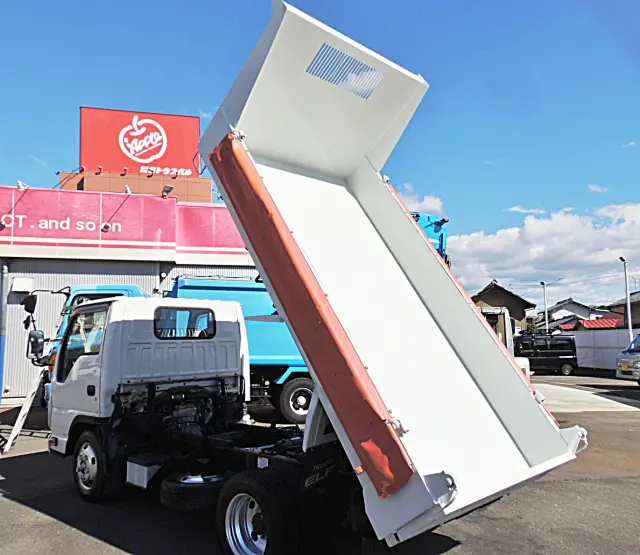 いすゞ エルフ TPG-NJR85AN(2WD)の写真11