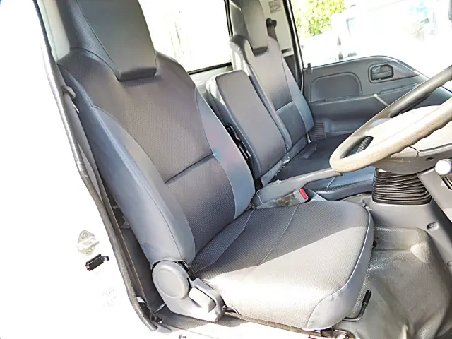 いすゞ エルフ TPG-NJR85AN(2WD)の写真22