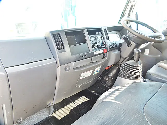 いすゞ エルフ TPG-NJR85AN(2WD)の写真25