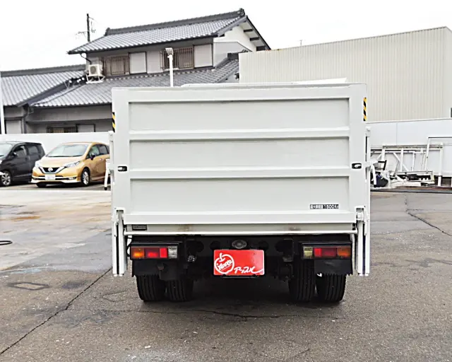 三菱 キャンター TPG-FDA00(4WD)の写真8