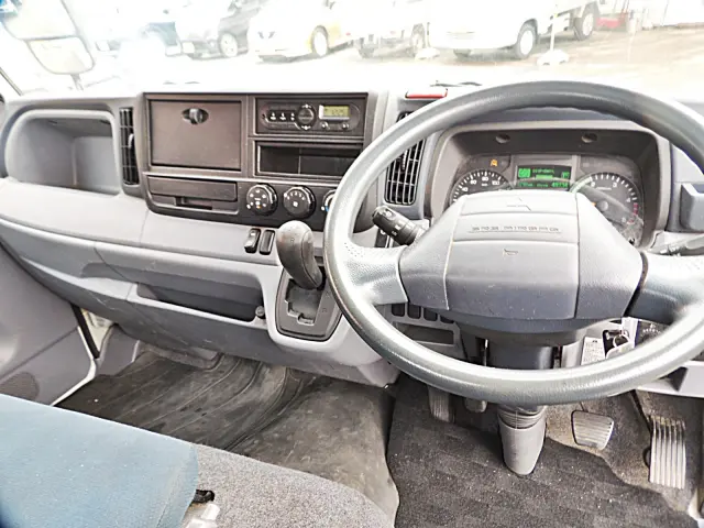 三菱 キャンター TPG-FDA00(4WD)の写真17