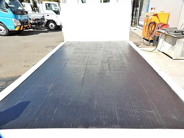 三菱 キャンター TPG-FBA20(2WD)の写真15