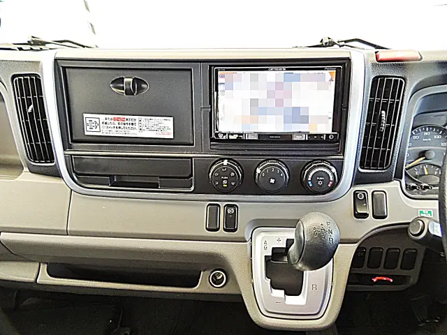 三菱 キャンター TPG-FBA20(2WD)の写真17