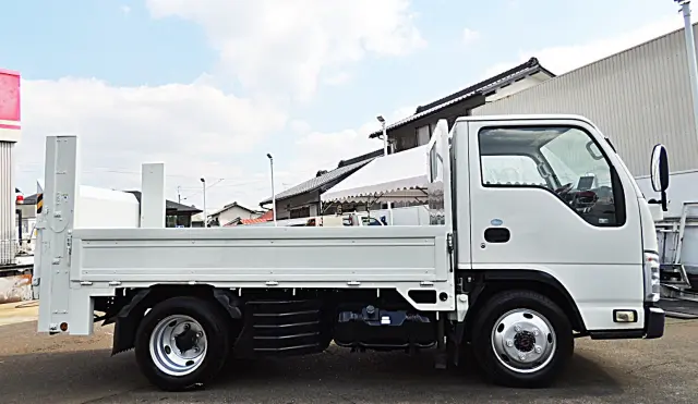 いすゞ エルフ TRG-NHS85AN(4WD)の写真3