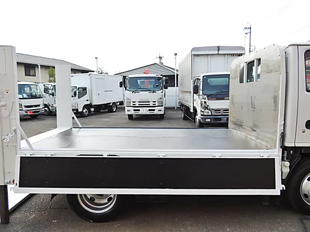 いすゞ エルフ TRG-NHS85AN(4WD)の写真10