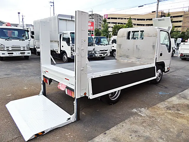 いすゞ エルフ TRG-NHS85AN(4WD)の写真12