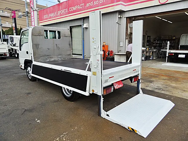 いすゞ エルフ TRG-NHS85AN(4WD)の写真13