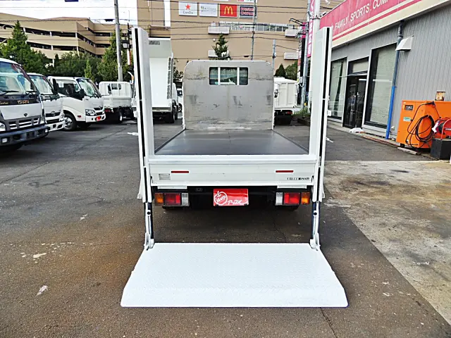 いすゞ エルフ TRG-NHS85AN(4WD)の写真14