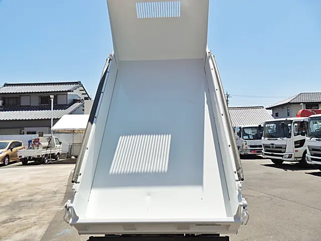 三菱 キャンター 2PG(2WD)の写真11