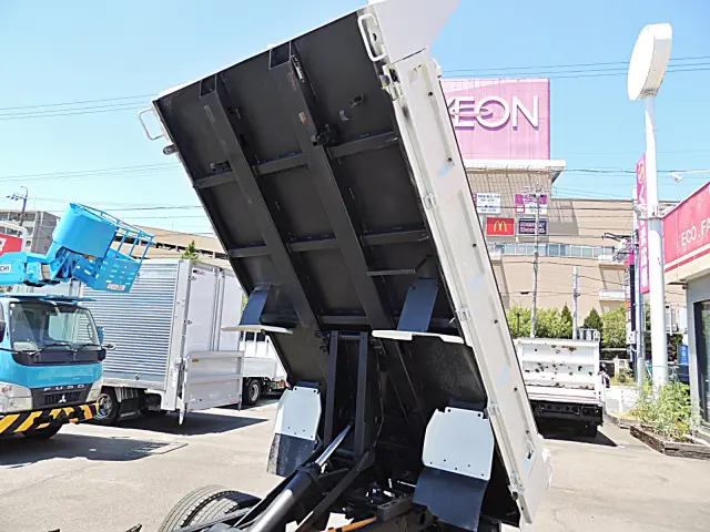 三菱 キャンター 2PG(2WD)の写真15