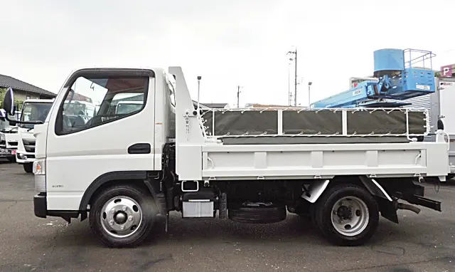 三菱 キャンター TPG-571813(2WD)の写真4