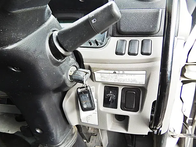 三菱 キャンター TPG-571813(2WD)の写真19