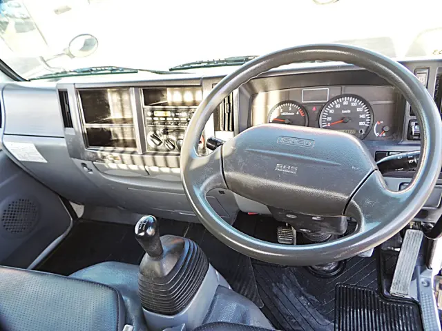 いすゞ エルフ TKG-NJR85AD(2WD)の写真13