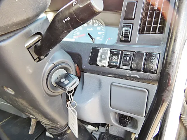 いすゞ エルフ TKG-NJR85AD(2WD)の写真16