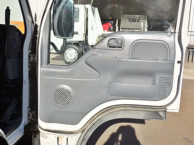 いすゞ エルフ TKG-NJR85AD(2WD)の写真20