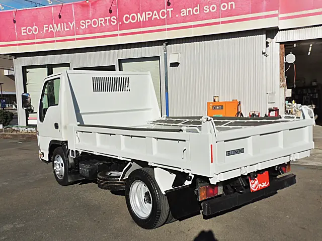 いすゞ エルフ TPG-NJR85AD(2WD)の写真6