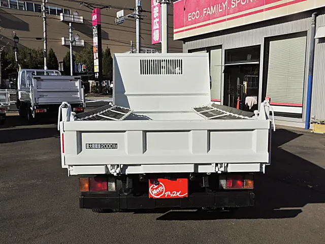 いすゞ エルフ TPG-NJR85AD(2WD)の写真8