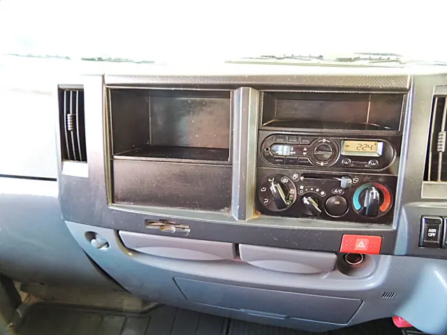 いすゞ エルフ TPG-NJR85AD(2WD)の写真18