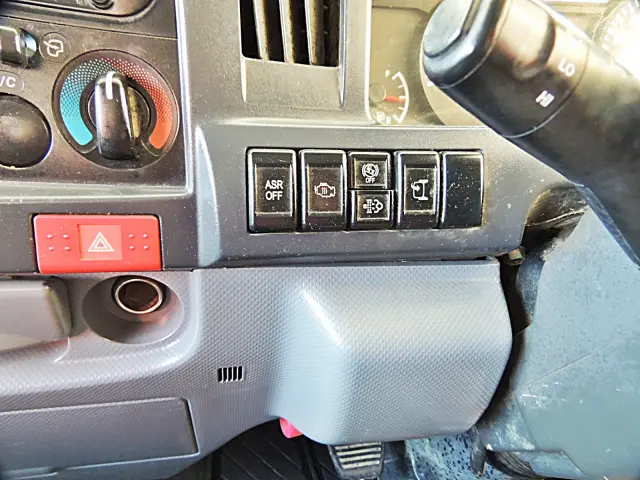 いすゞ エルフ TPG-NJR85AD(2WD)の写真19