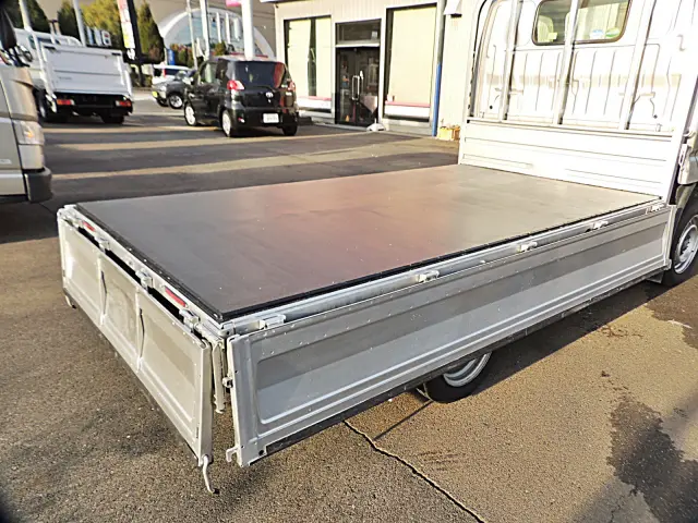 トヨタ ダイナ QDF-KDY221(2WD)の写真12