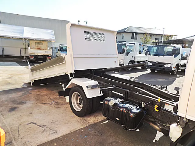 いすゞ エルフ TPG-NKR85AN(2WD)の写真1